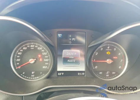 2017 Mercedes-Benz C 300 z USA, uszkodzony, nr VIN 55SWF4JB3HU202004